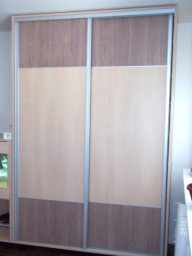 Vestavěná skříň Jilm 02